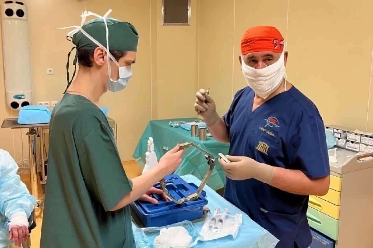    Тюменские врачи убрали тремор у пациентки с болезнью Паркинсона