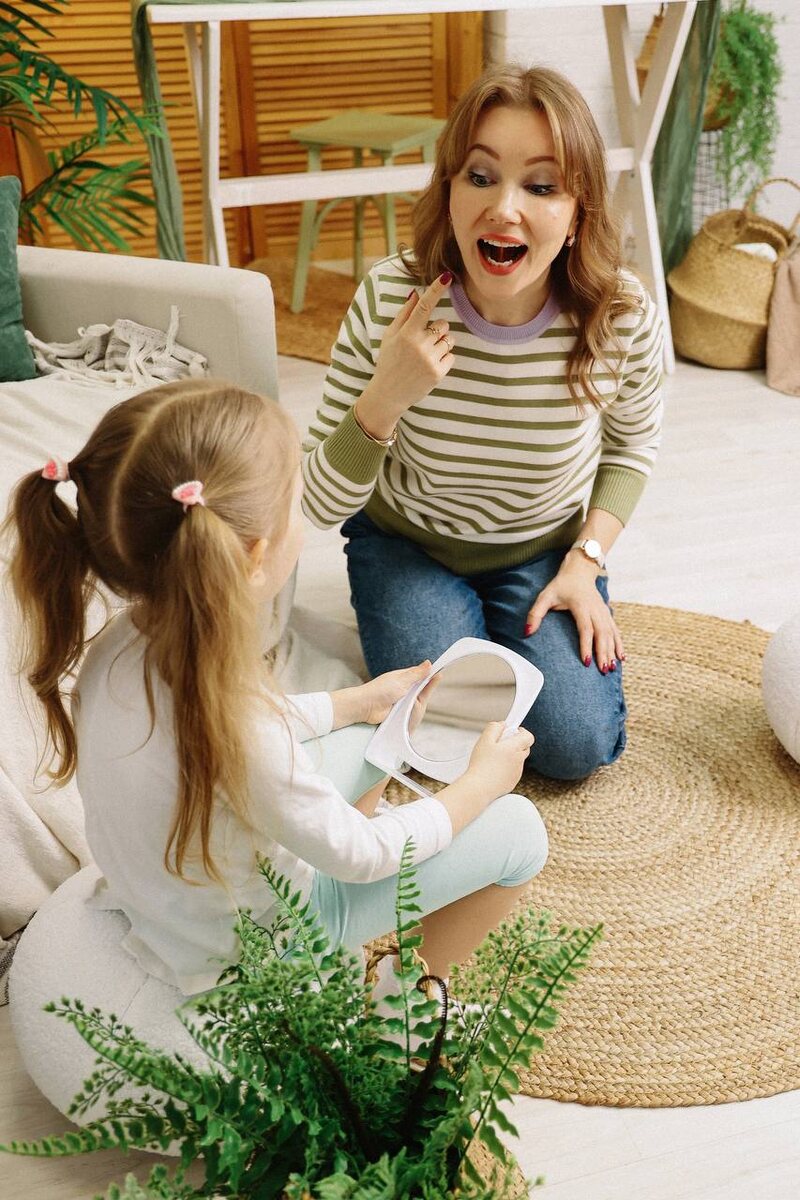 «Каждый случай индивидуален, но родители могут повлиять на чистоту речи ребенка, грамотно обращая на это внимание.«