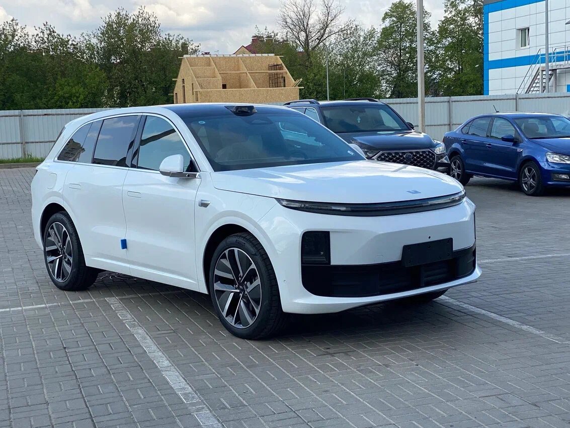 LiXiang L6 2024-2025 1.5hyb AT (408 л.с.) 4WD