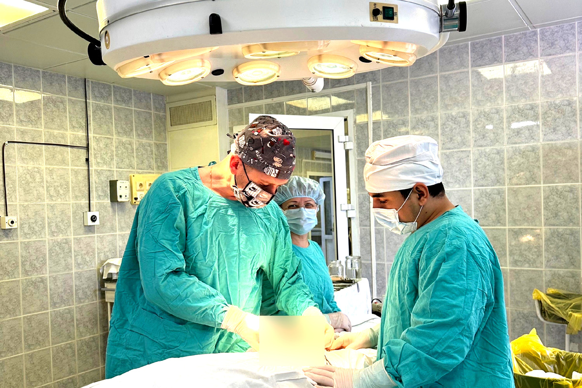 Операцию проводили пять человек