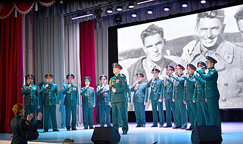    Ансамбль песни и пляски Южного военного округа. / ФОТО Ольги Блотницкой Администратор