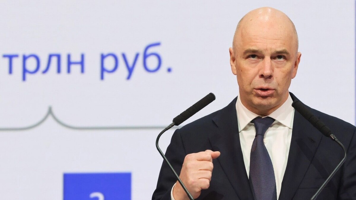 Министр финансов РФ Антон Силуанов о сокращении расходов бюджета пока не говорит, но страсть мэра Москвы Собянина к тротуарной плитке заметил. Фото: Сергей Карпухин. ТАСС