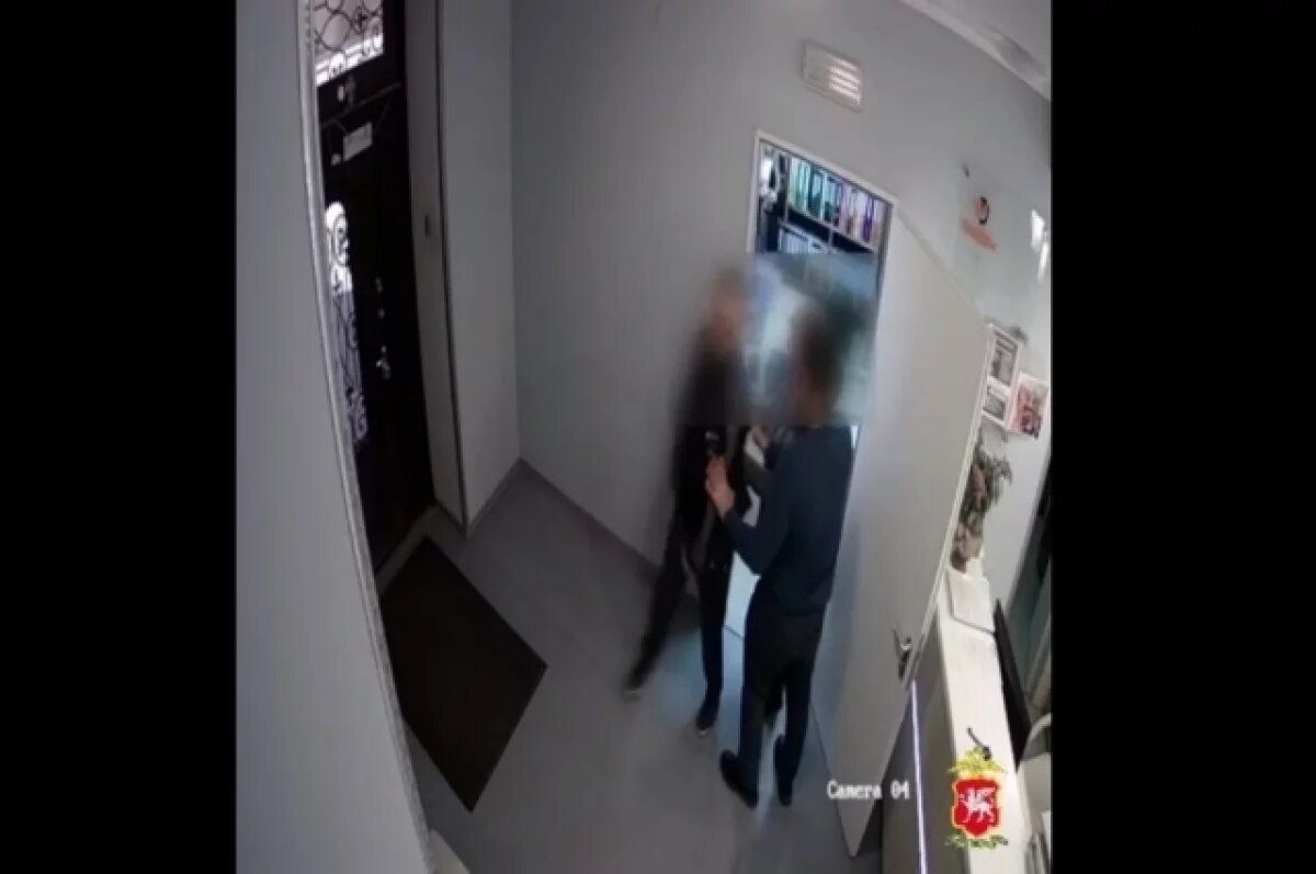    Житель Симферополя пришел трудоустроиться и напал на посетительницу