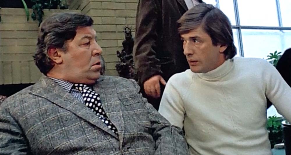 Кадр из комедии СССР «Чародеи» 