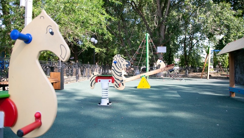    На Ставрополье при благоустройстве общественных пространств создают современные игровые зоны для детей Фото: Валерия Алтухова / / ИА «Победа26»