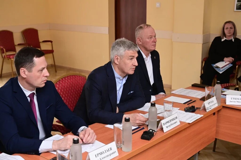    Совещание главы Карелии с представителями туристической отрасли в Сортавале. Фото: «Республика» / Сергей Юдин