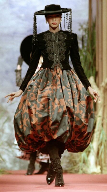    Кристиану Лакруа — 74! Что нужно знать об авторе того самого топа с крестом с обложки американского Vogue (фото 2)