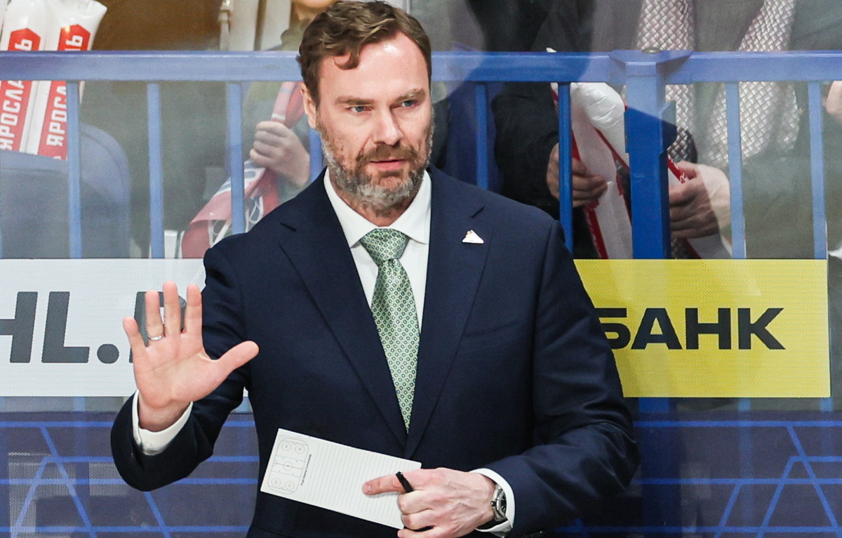    Главный тренер "Салавата Юлаева" Виктор Козлов  Сергей Савостьянов/ТАСС