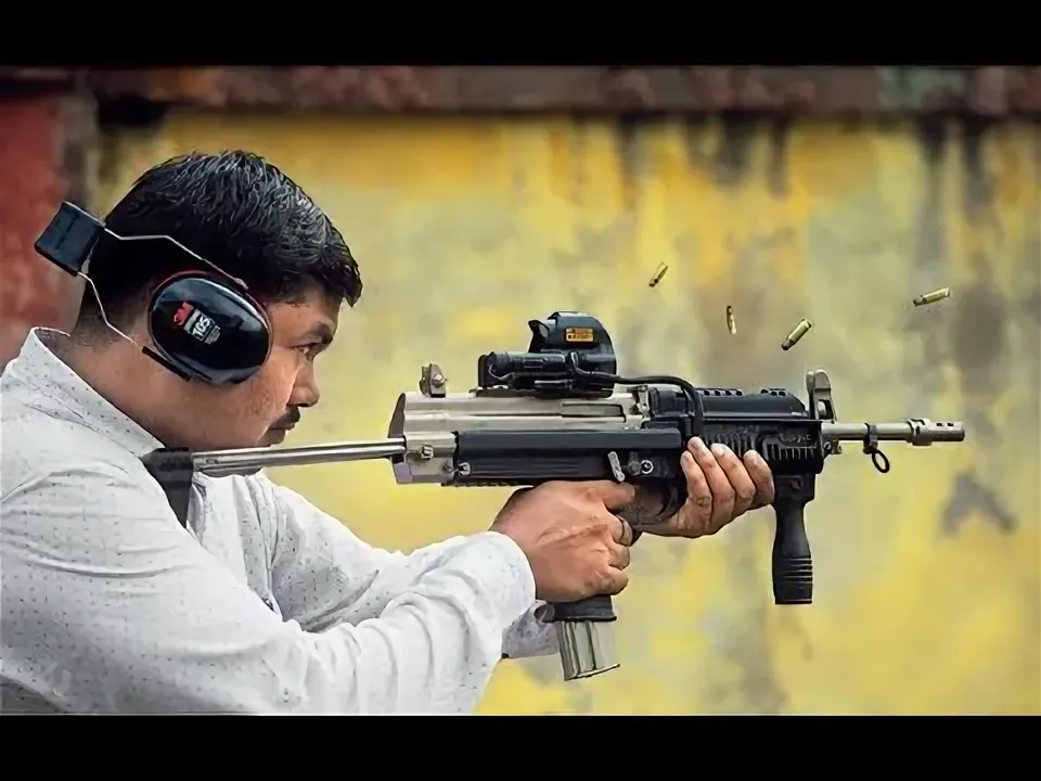 Стрелок ведет огонь из MSMC