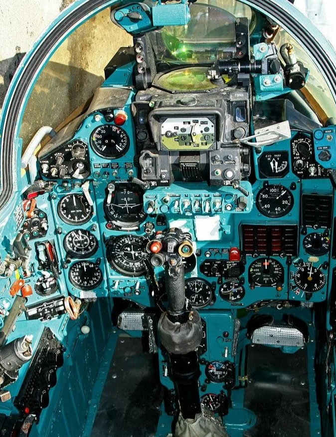 Кабина МиГ-23