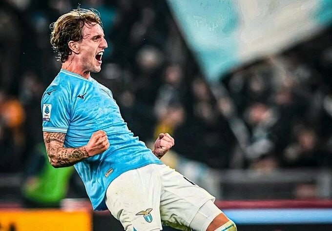 Николо Ровелла