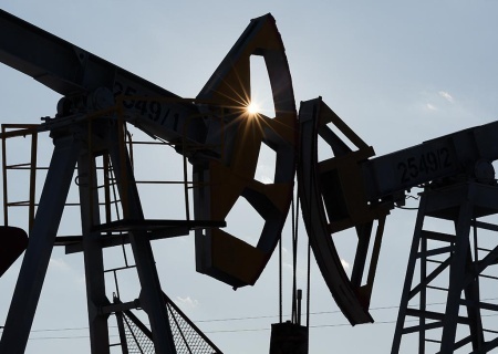    Урсула фон дер Ляйен угрожает понизить «потолок» цен на нефть