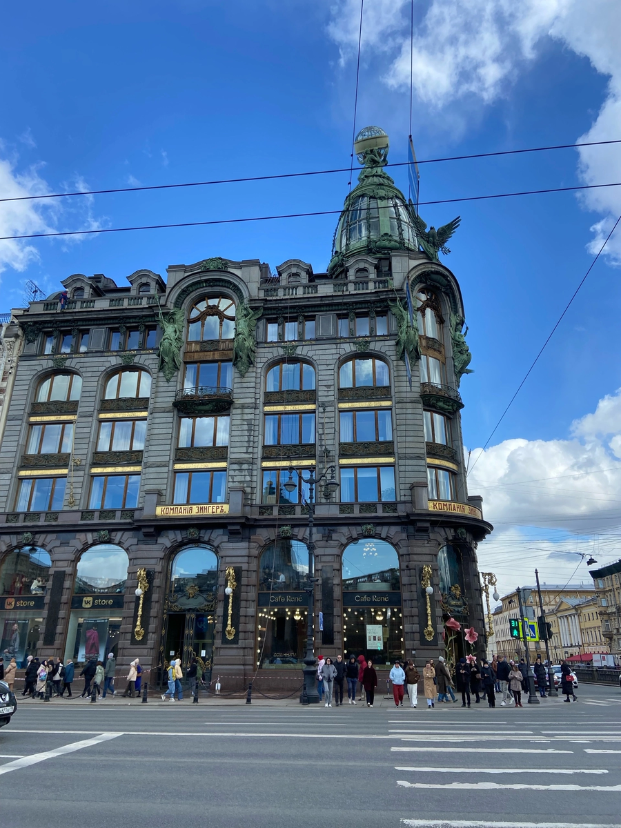 Вид на здание. Фото автора.