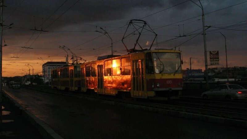     Трамвай в ночи. Михаил Хаустов