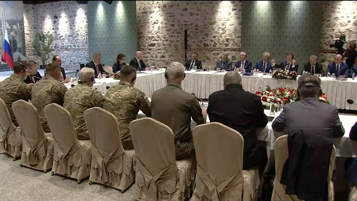    «Ритуальный танец перед новой эскалацией конфликта». В Сети комментируют переговоры Москвы и Киева в Стамбуле