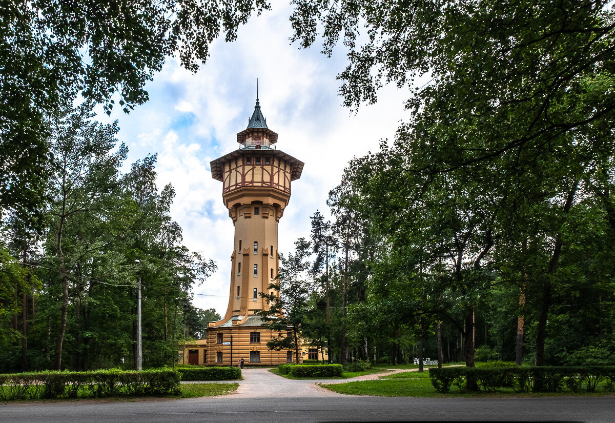 водонапорная башня в парке Политехнического университета
