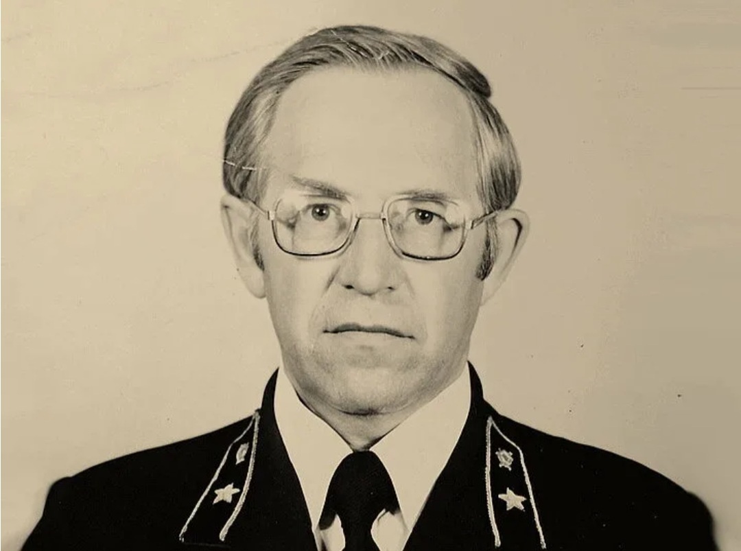 Фото 1 Прокурор Л.Иванов