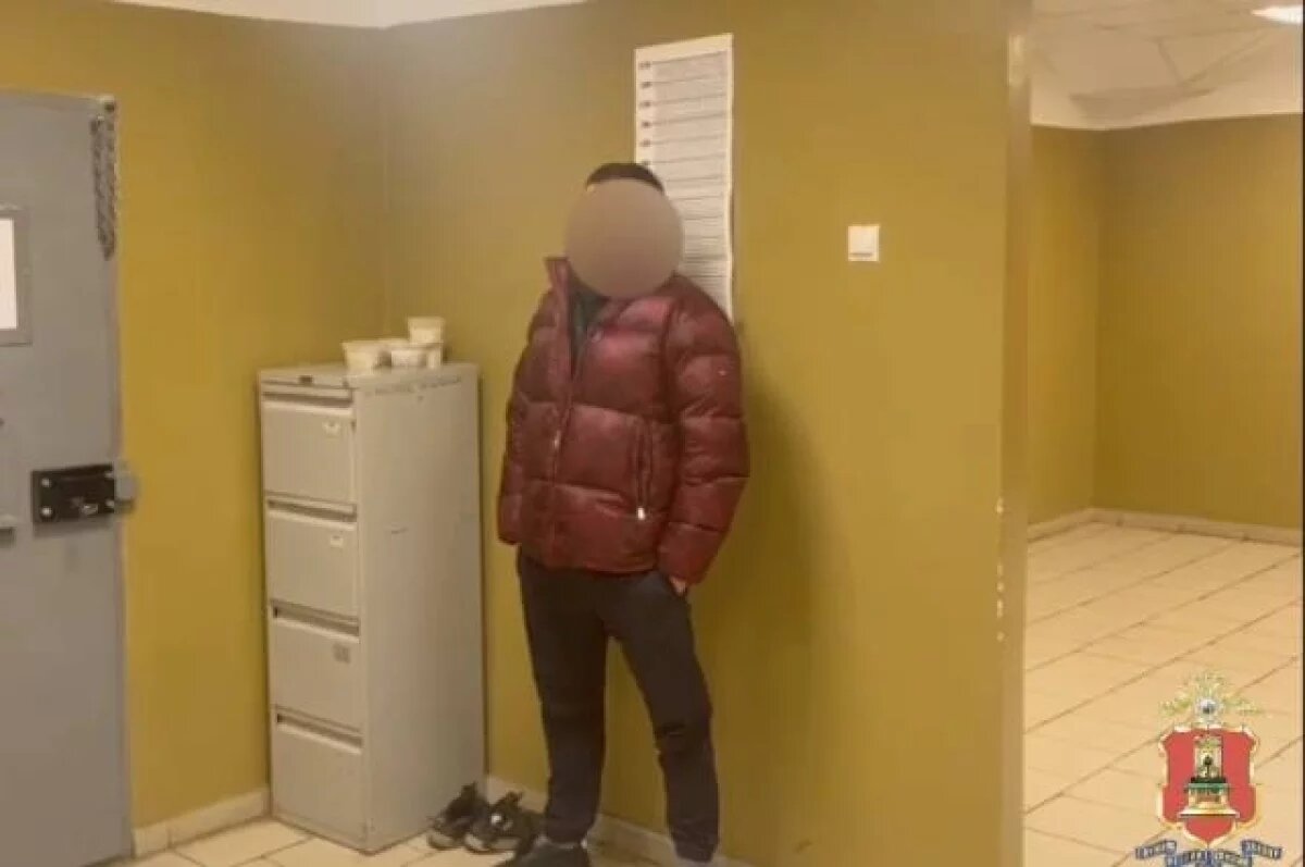    Москвич не хотел снимать тонировку с авто и попал в тверской изолятор