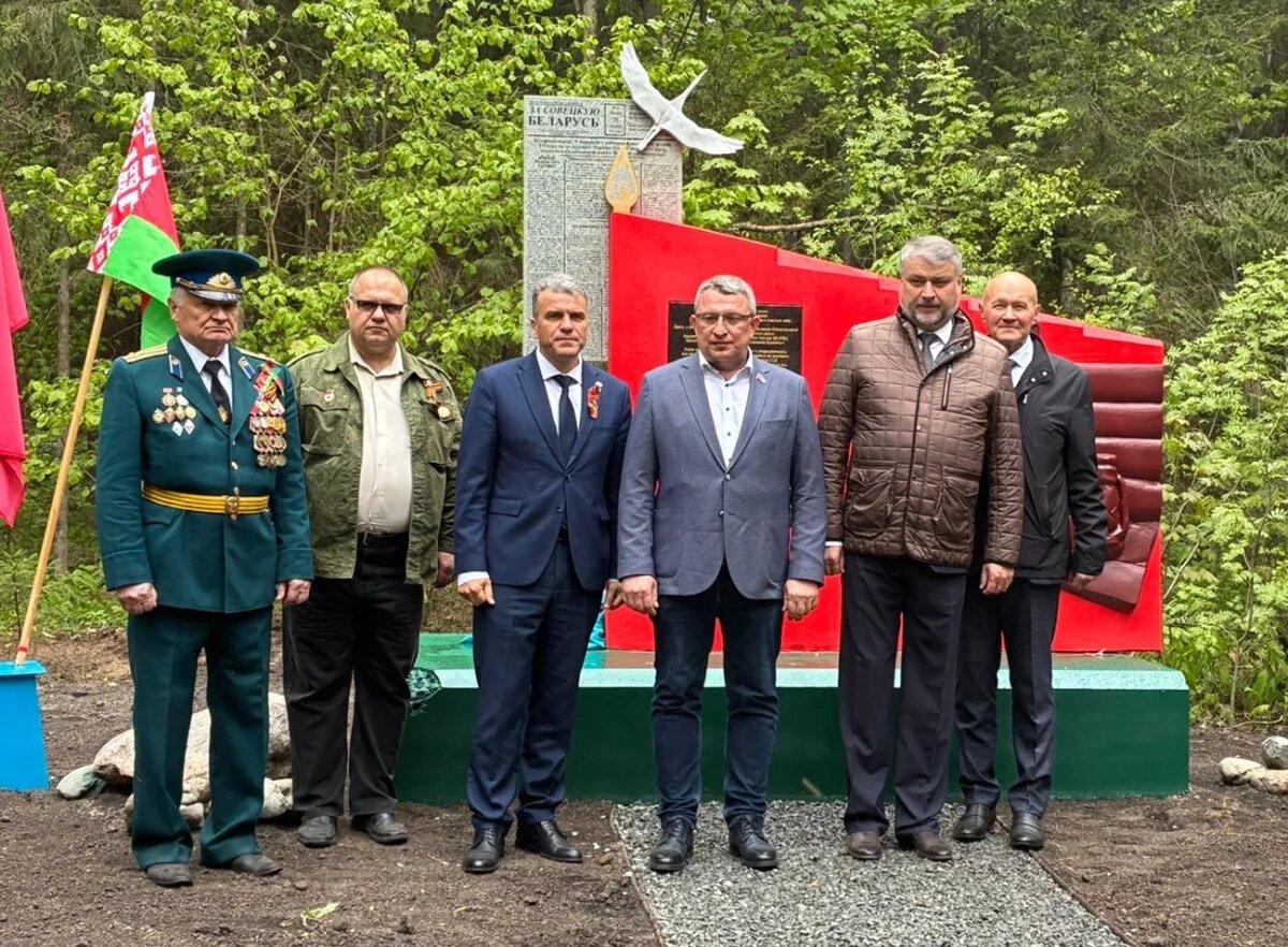    В брянских лесах увековечили память военных журналистов