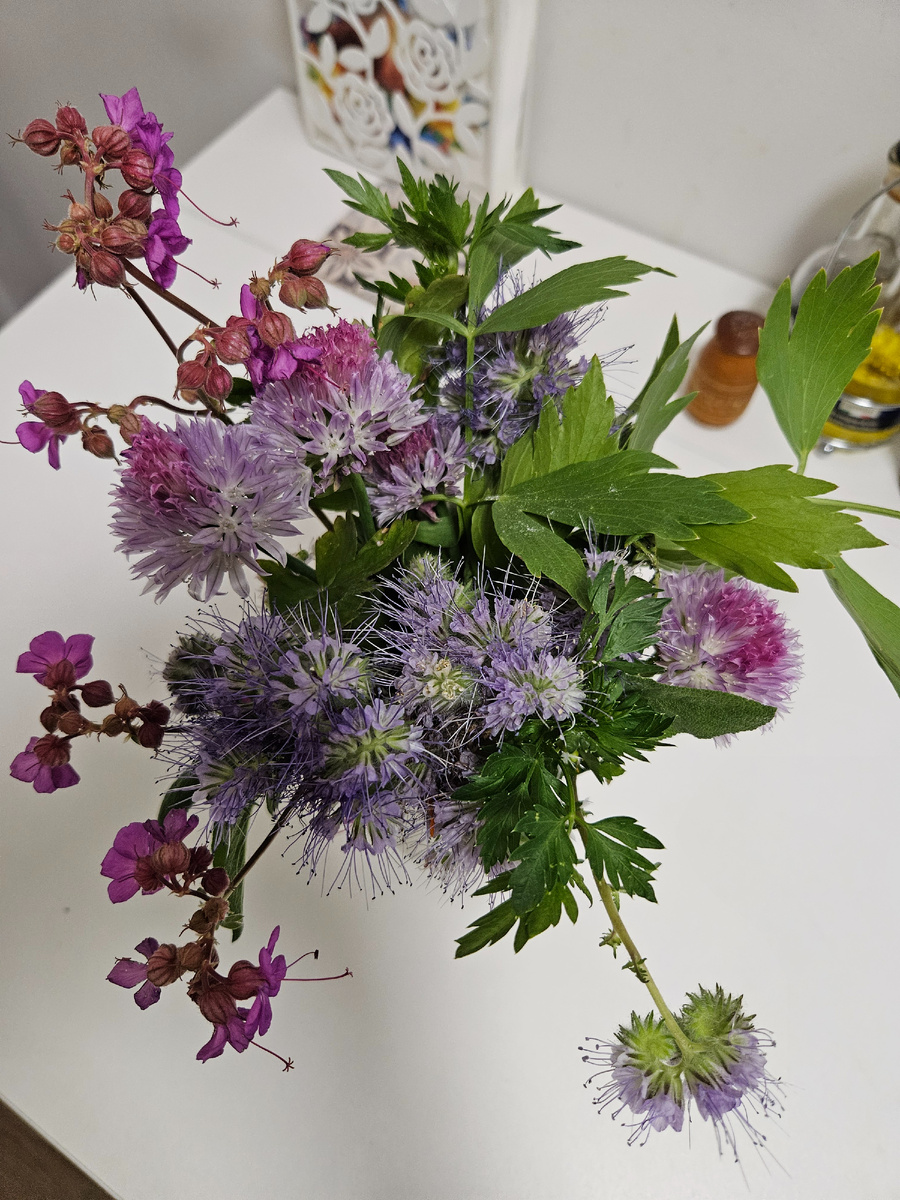 Нежный букетик в сиреневых тонах