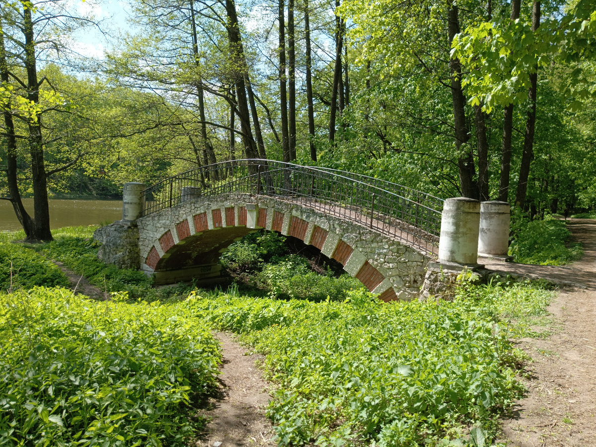 Мост на восточной стороне Николаевского острова.