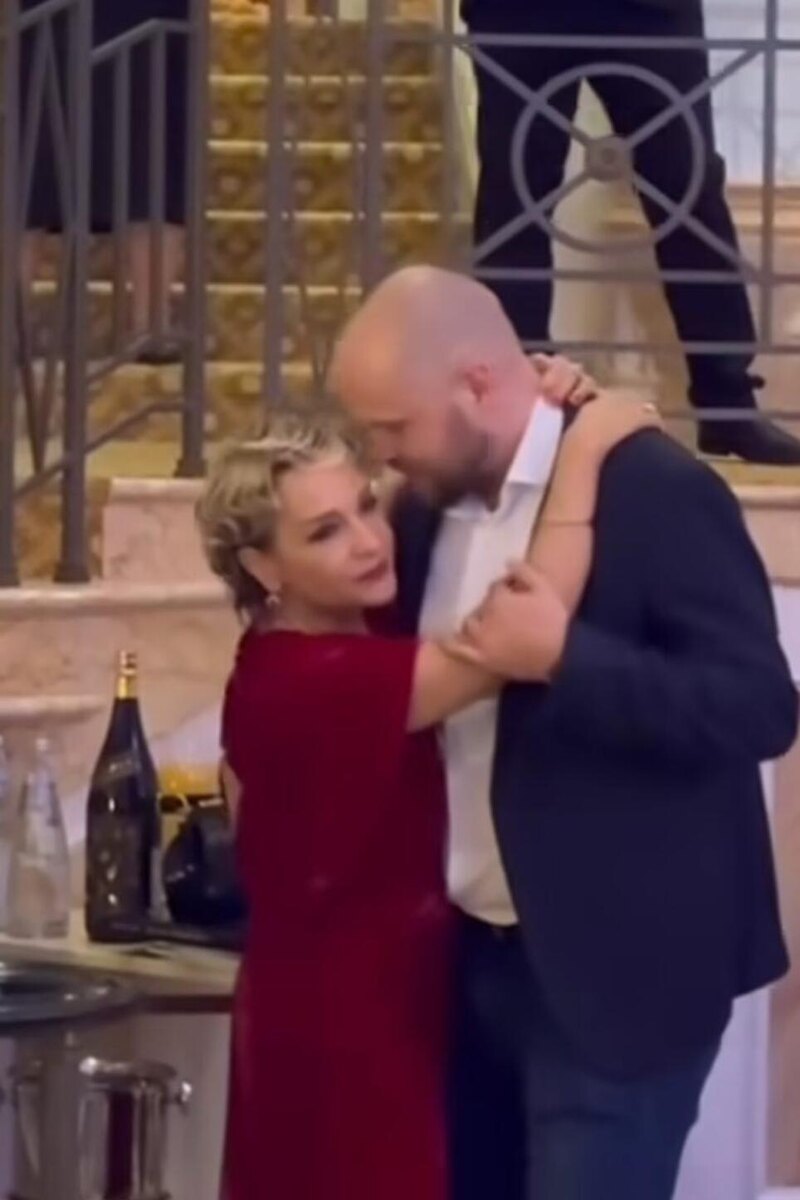    Татьяна Буланова с мужем Кадр из видео