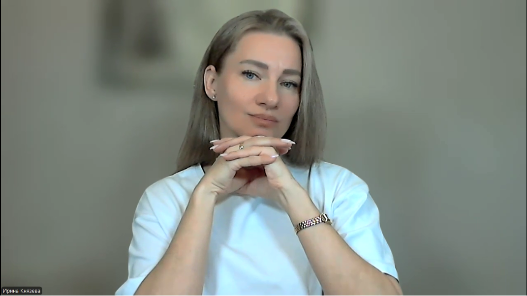 На фото автор Дзен-канала, Ирина Князева, карьерный консультант №1 по мнению ведущего отраслевого сервиса HRTIME.