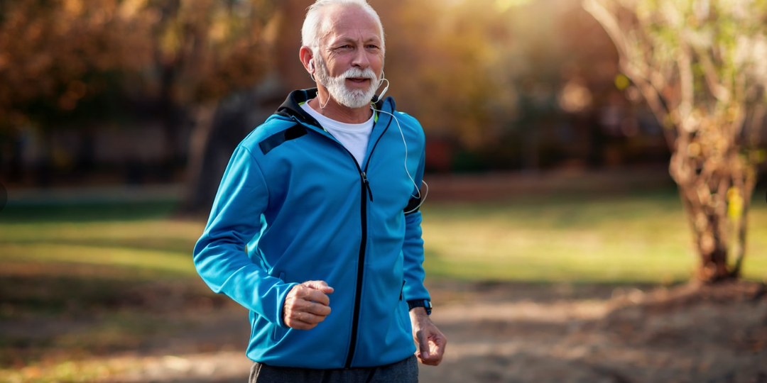 Ем уже 33 года и всем рекомендую — 77-летний сухой и поджарый физкультурник дал бесценную базу для мужиков 50+