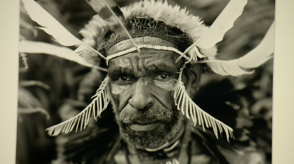    Тайна племени Форе как ритуальный каннибализм вызвал эпидемию смеющейся смерти