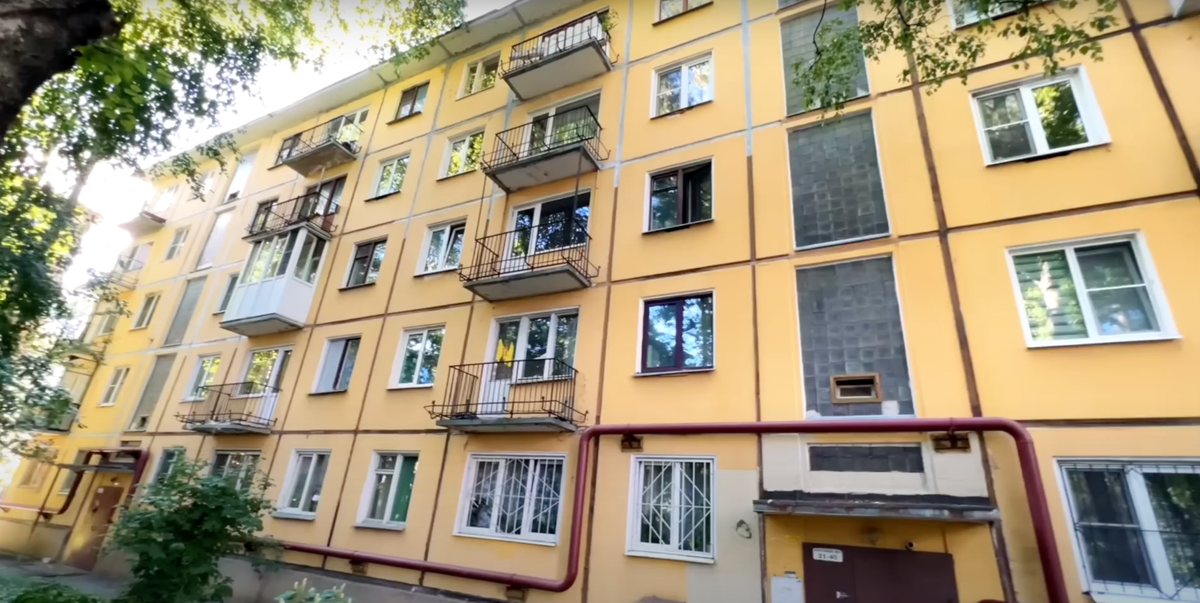 Так выглядит хрущевка, в одну из квартир которой мы сегодня заглянем