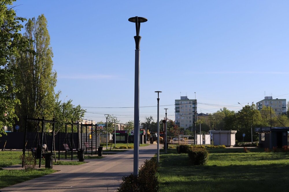 
Сквер, похоже, не так давно благоустраивали.