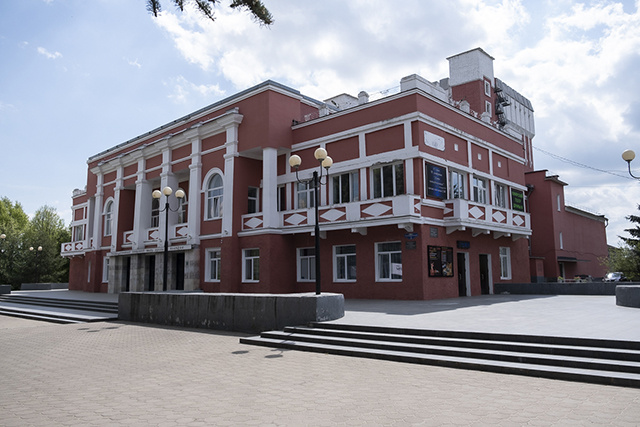 В Кимрах отремонтируют кровлю театра драмы и комедии