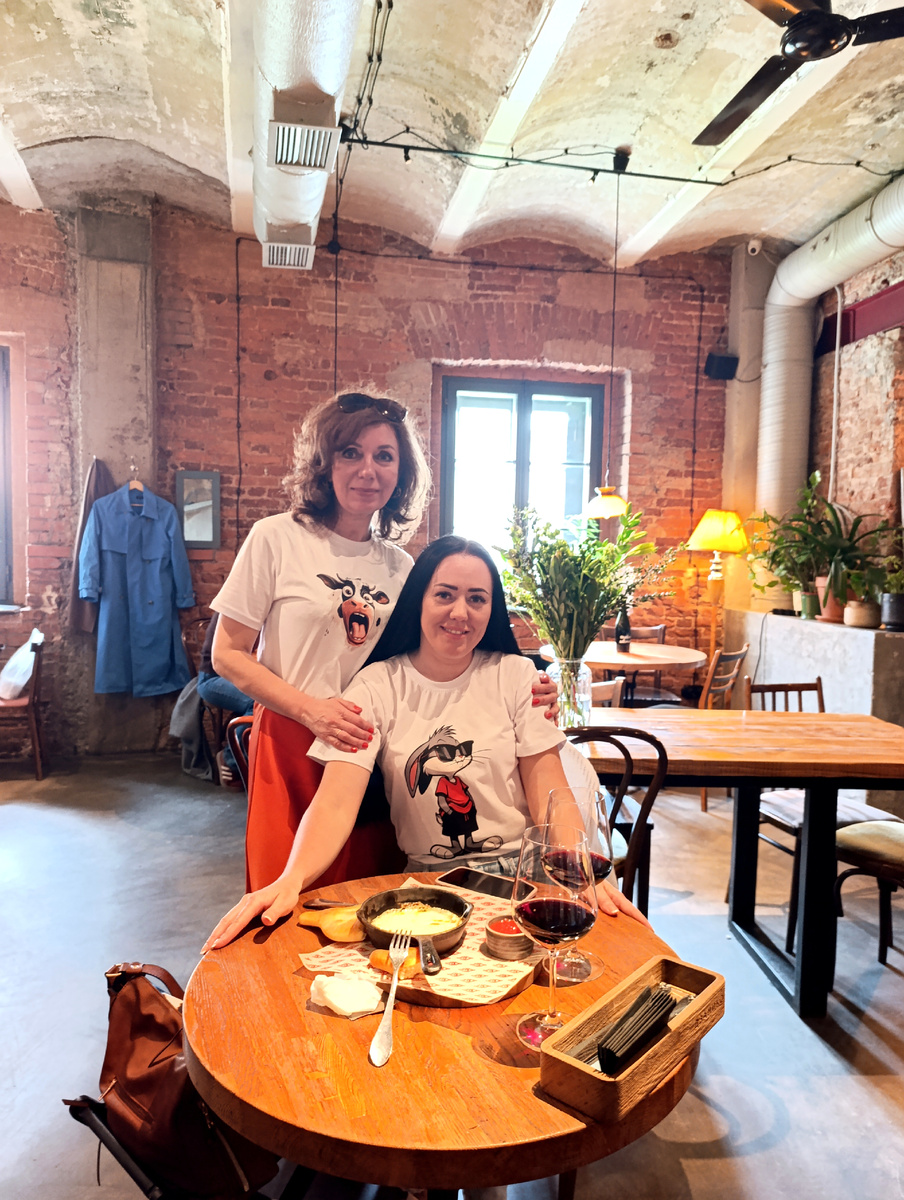 Все фото автора. Ужин в грузинском кафе в Новой Голландии. 