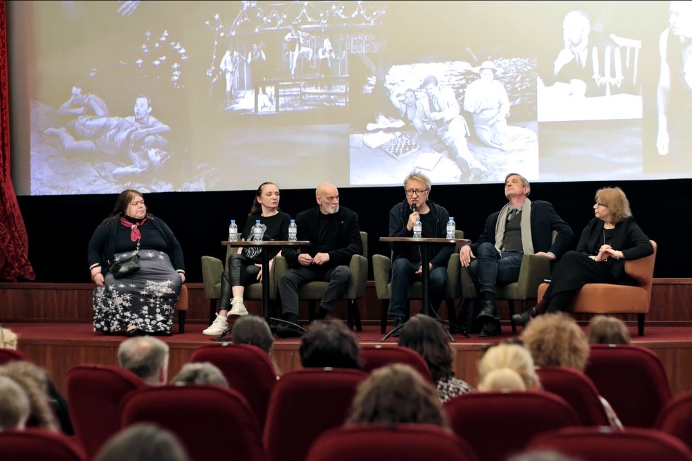    Нина Струтинская-Фëдорова /Кинотеатр "Аврора"