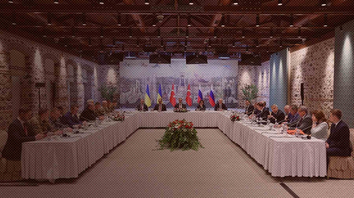    Делегации России и Украины на переговорах в Стамбуле