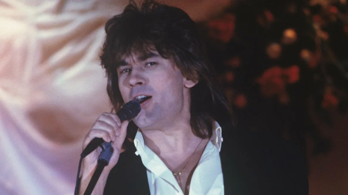 Александр Серов