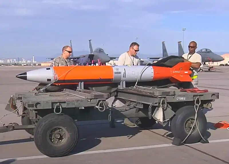 Ядерная бомба большей мощности для истребителя-невидимки F-35: США готовятся к производству B61-13. Фото: ВС США
