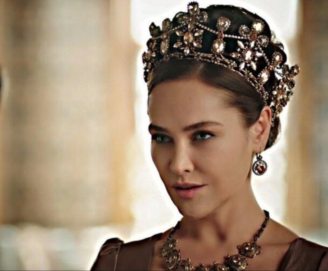 Сафие-султан хотело было возразить. 