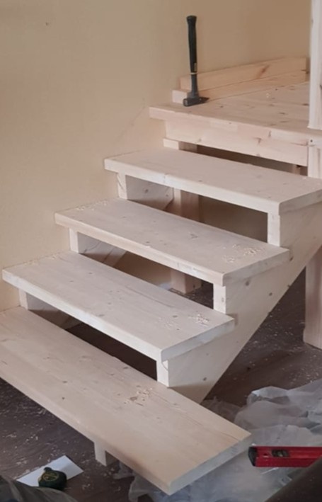 Первый этап - 1 день, изготовление основания лестницы