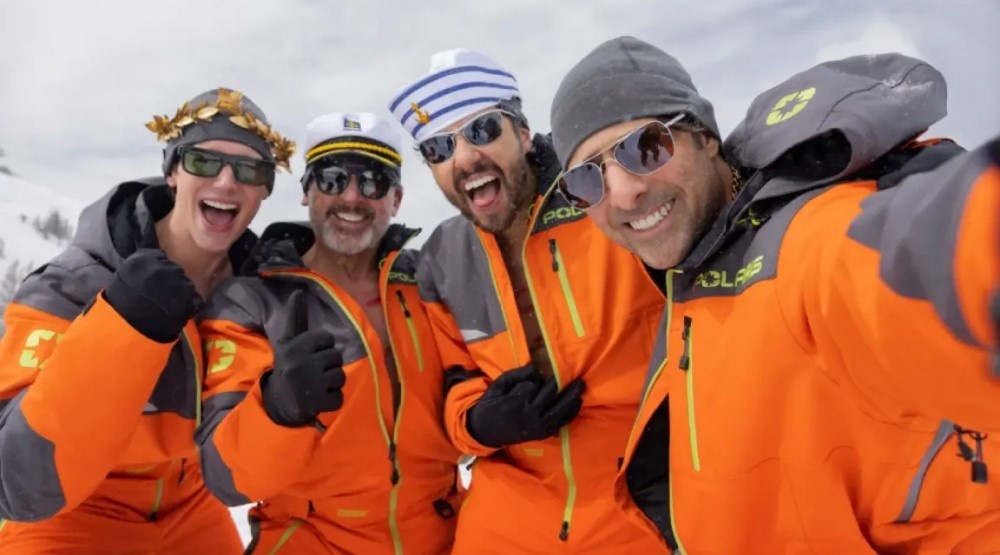     Кадр из фильма «На вершине горы» (2025)