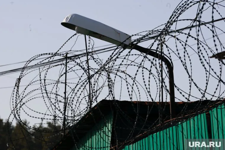 За расстрел сослуживцев Рамиль Шамсутдинов получил 24,5 года колонии строгого режима
Фото: Екатерина Сычкова © URA.RU