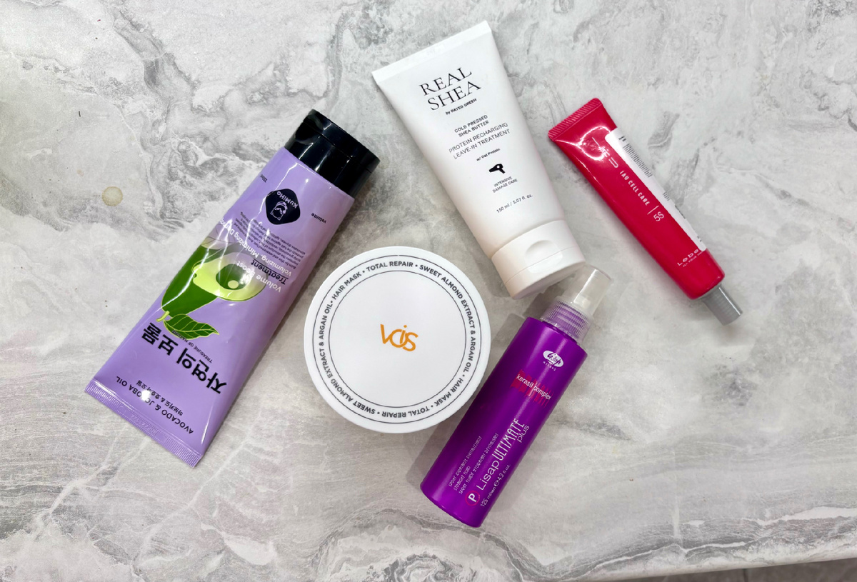 Силикон есть в каждом из этих средств, но везде разный.  Например, в маске он стоит вообще в конце состава, на первых местах масла.