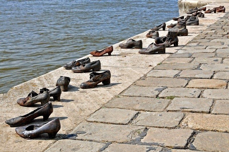 Мемориал "Туфли" в память о евреях Будапешта, ставших жертвами геноцида