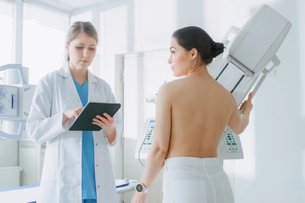    В начале развития рака симптомов, как правило, не бывает. Такие признаки, как потеря веса, слабость, тошнота, рвота, а тем более боль, появляются уже на поздних стадиях, когда лечение не так эффективно.