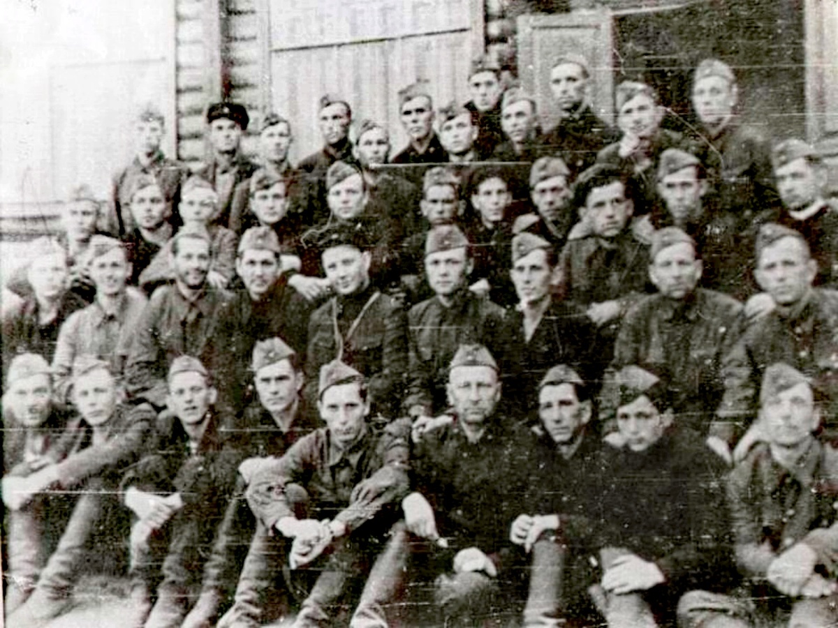 Партизанский отряд Ленинградской ж/д перед заброской в тыл врага. 1941 г. Фото сайта РЖД