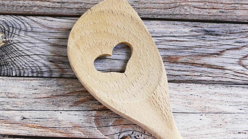     Деревянная ложка, лопаточка, готовка. СС0