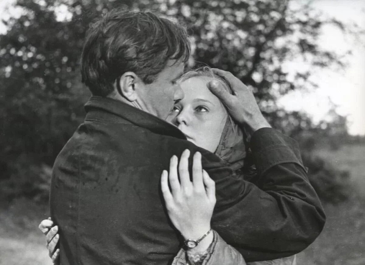    Василий Шукшин и Наталья Белохвостикова в фильме «У озера».