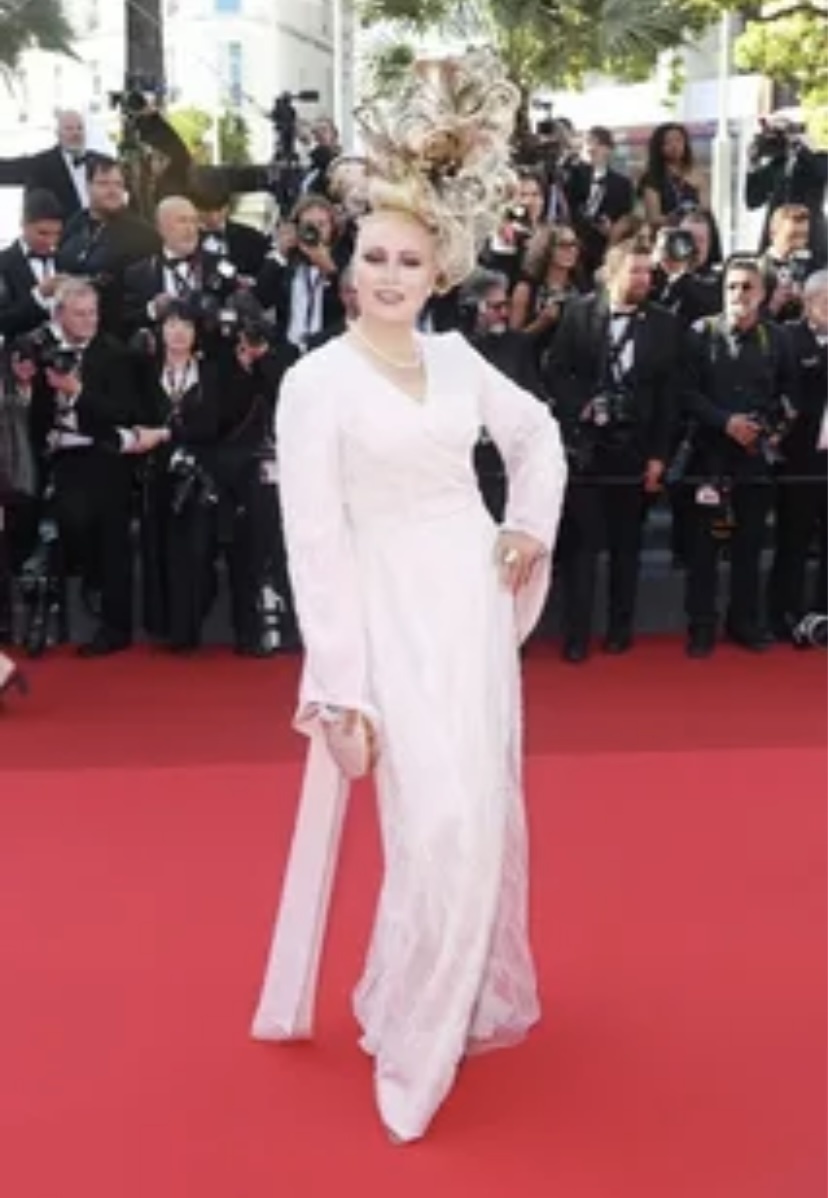 Лена Ленина