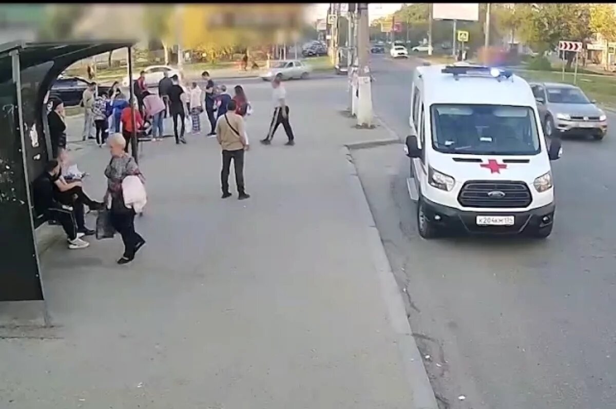    Медики борются за жизнь избитого подростками волгоградца – видео