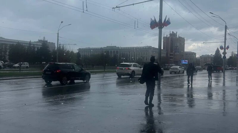     Ливень в Барнауле. altapress.ru